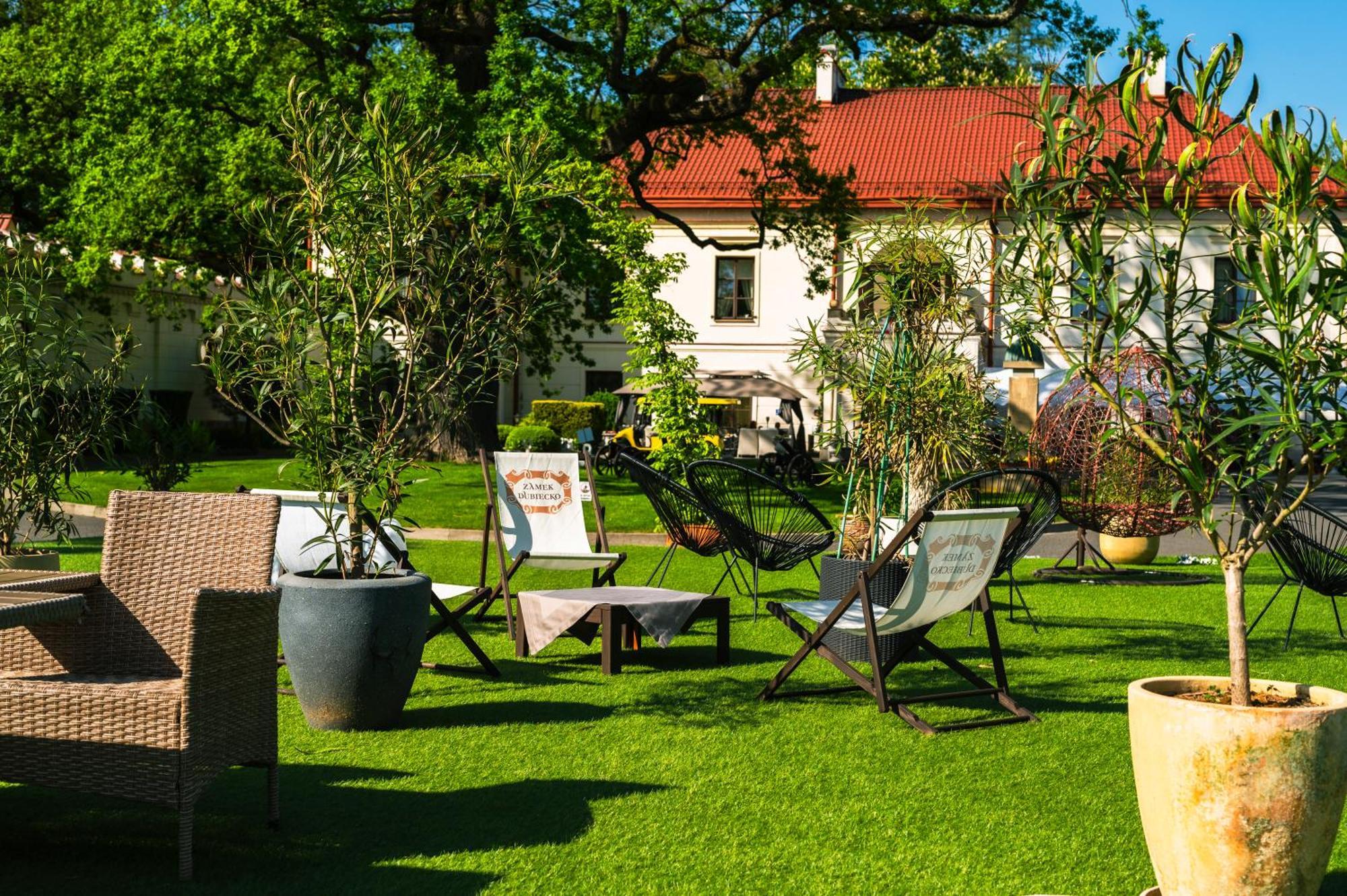 Zamek Dubiecko Hotell Exteriör bild
