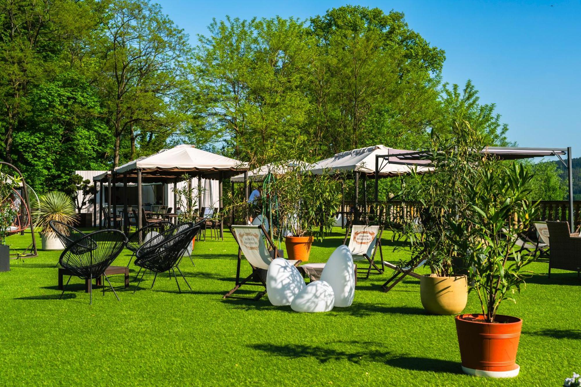 Zamek Dubiecko Hotell Exteriör bild